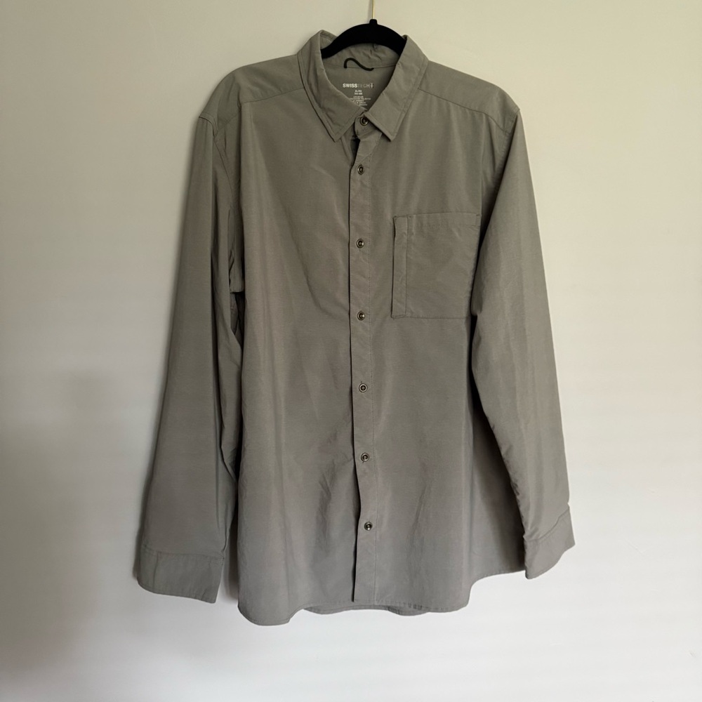 Men’s XL Button Down Swiss Tech Light Gray Shirt